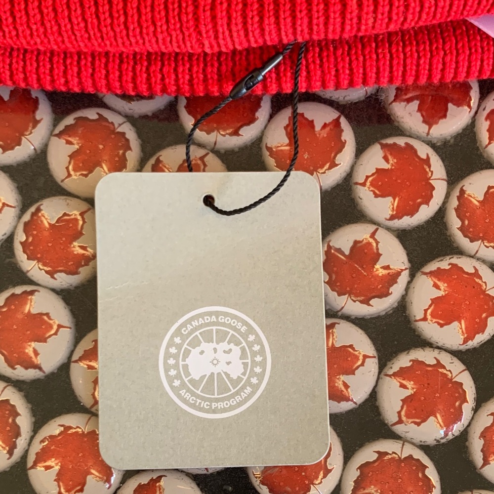 Canada Goose Red Toque - Picture 3 of 4